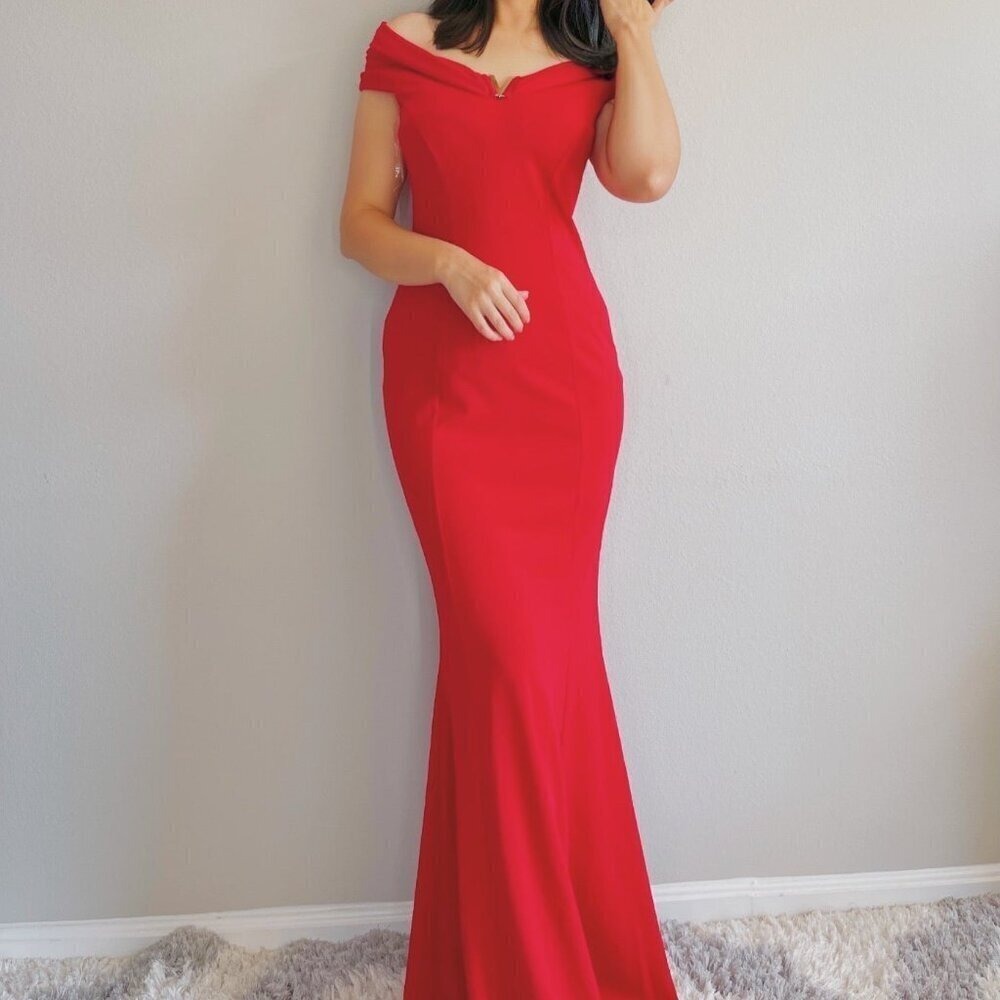 City Goddess Red Maxi Evening Dress Off Shoulder Formal Party Gown Gold V Detail